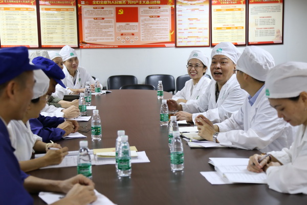 迎“七一”送溫暖，白云山制藥總廠開展走訪慰問黨員工作