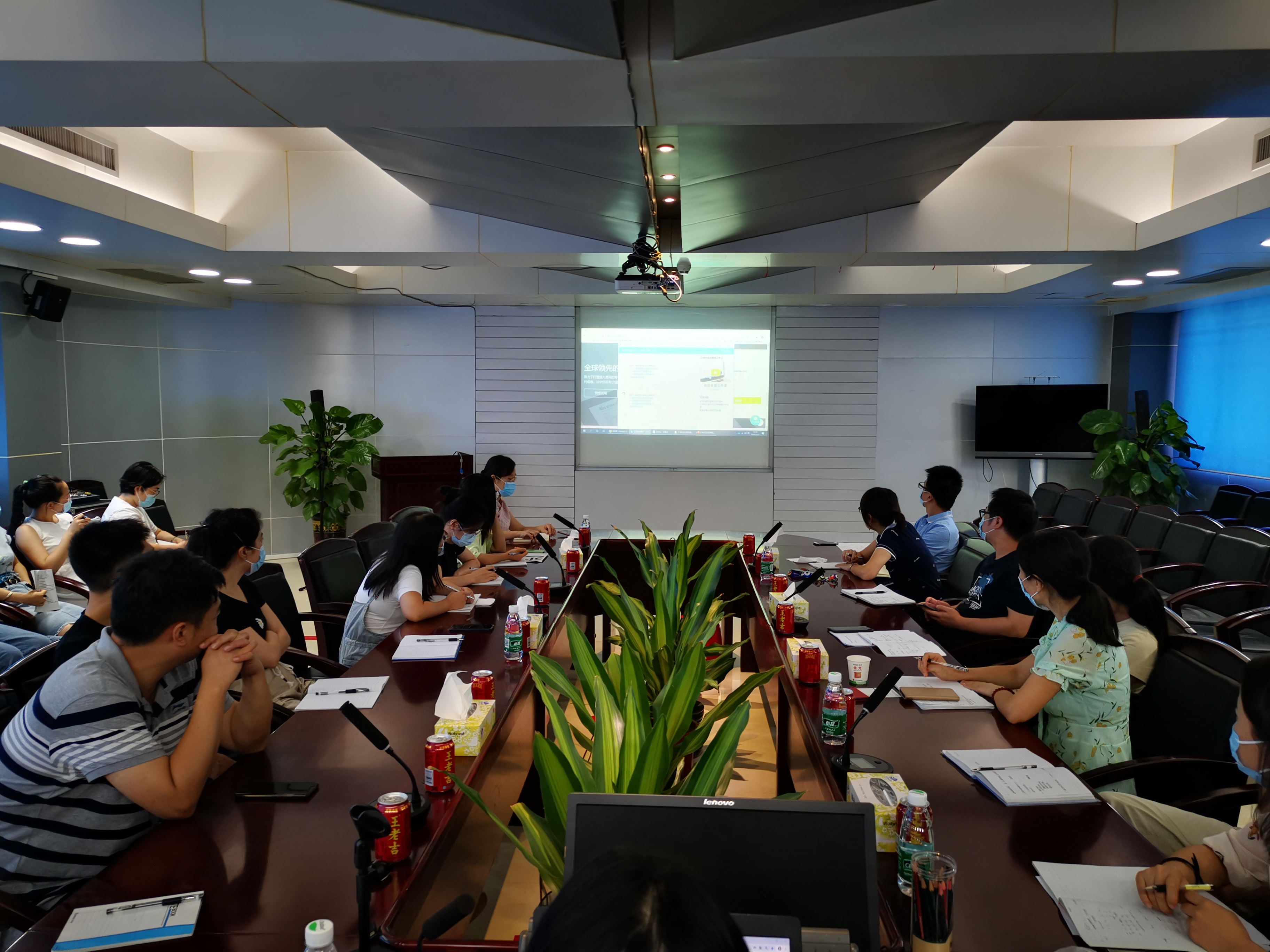 開展專利數(shù)據(jù)培訓  助力總廠高效研發(fā)——記藥物研究所舉辦《智慧芽專利數(shù)據(jù)庫功能演示》培訓講座