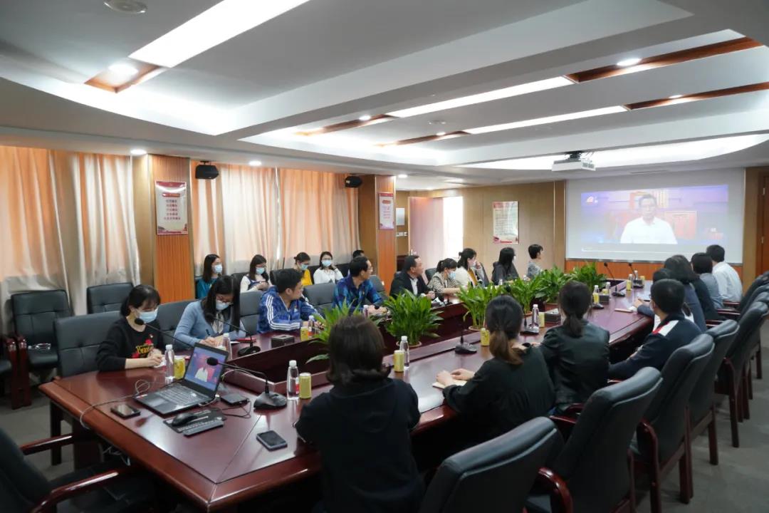 白云山制藥總廠開展“弘揚(yáng)廣州好家風(fēng)”活動(dòng)